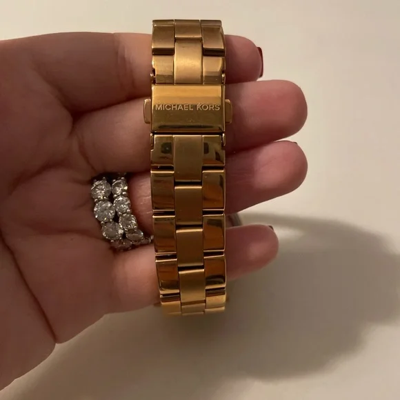 Michael Kors Rose Gold Watch - Picture 2 of 4